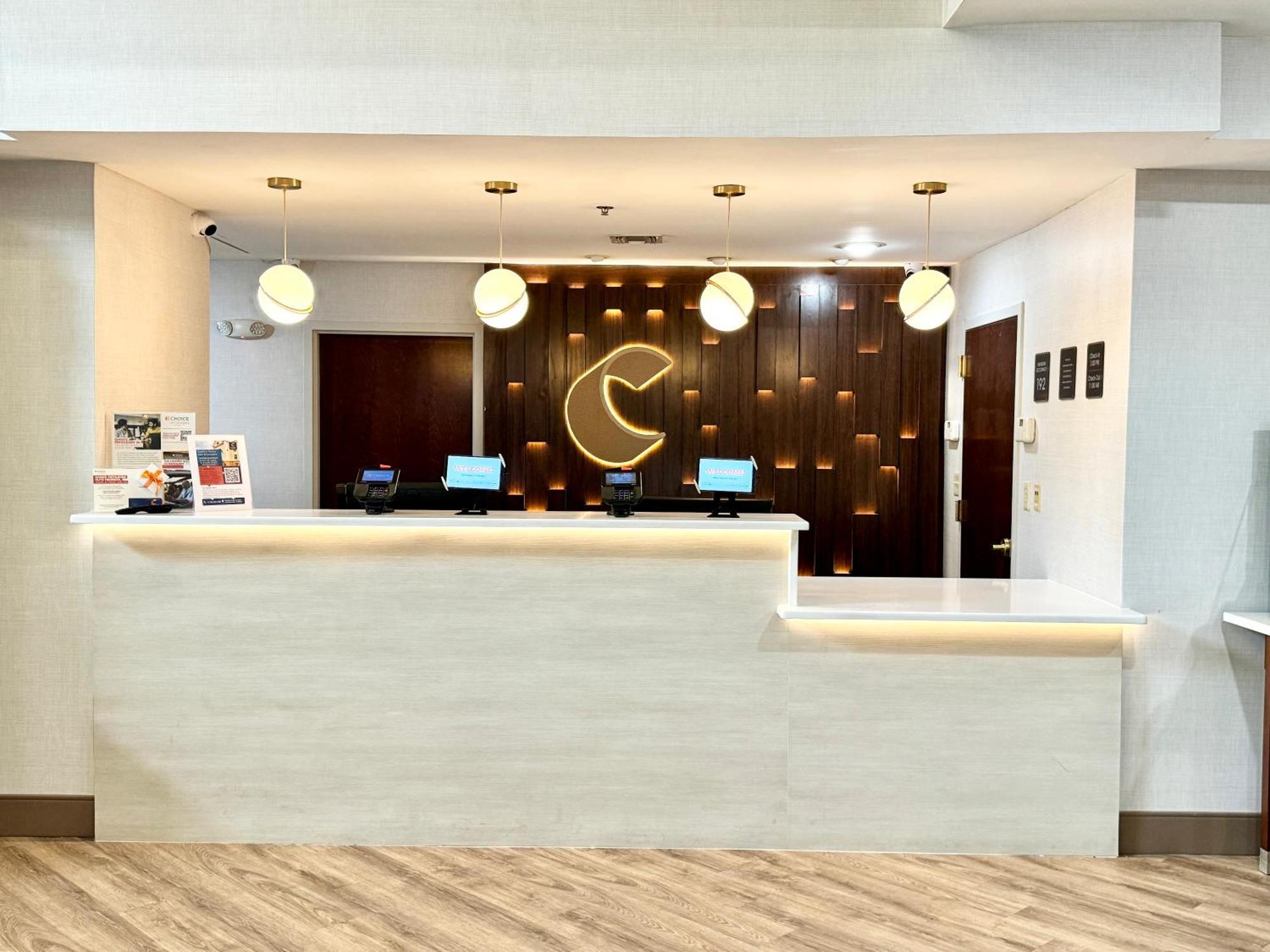 คอมฟอร์ต สวีท อีสต์ บรันสวิค Hotel อีสต์บรันส์วิค ภายนอก รูปภาพ