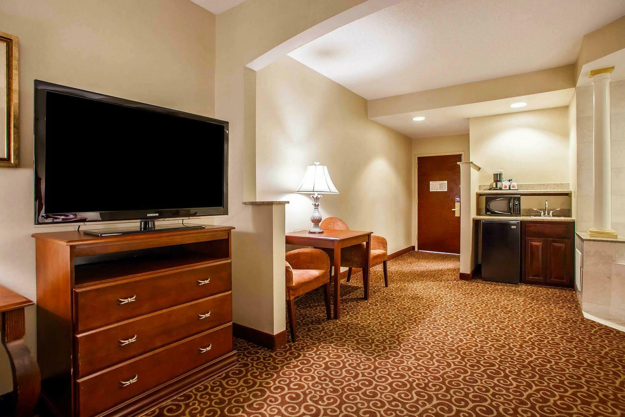 คอมฟอร์ต สวีท อีสต์ บรันสวิค Hotel อีสต์บรันส์วิค ภายนอก รูปภาพ